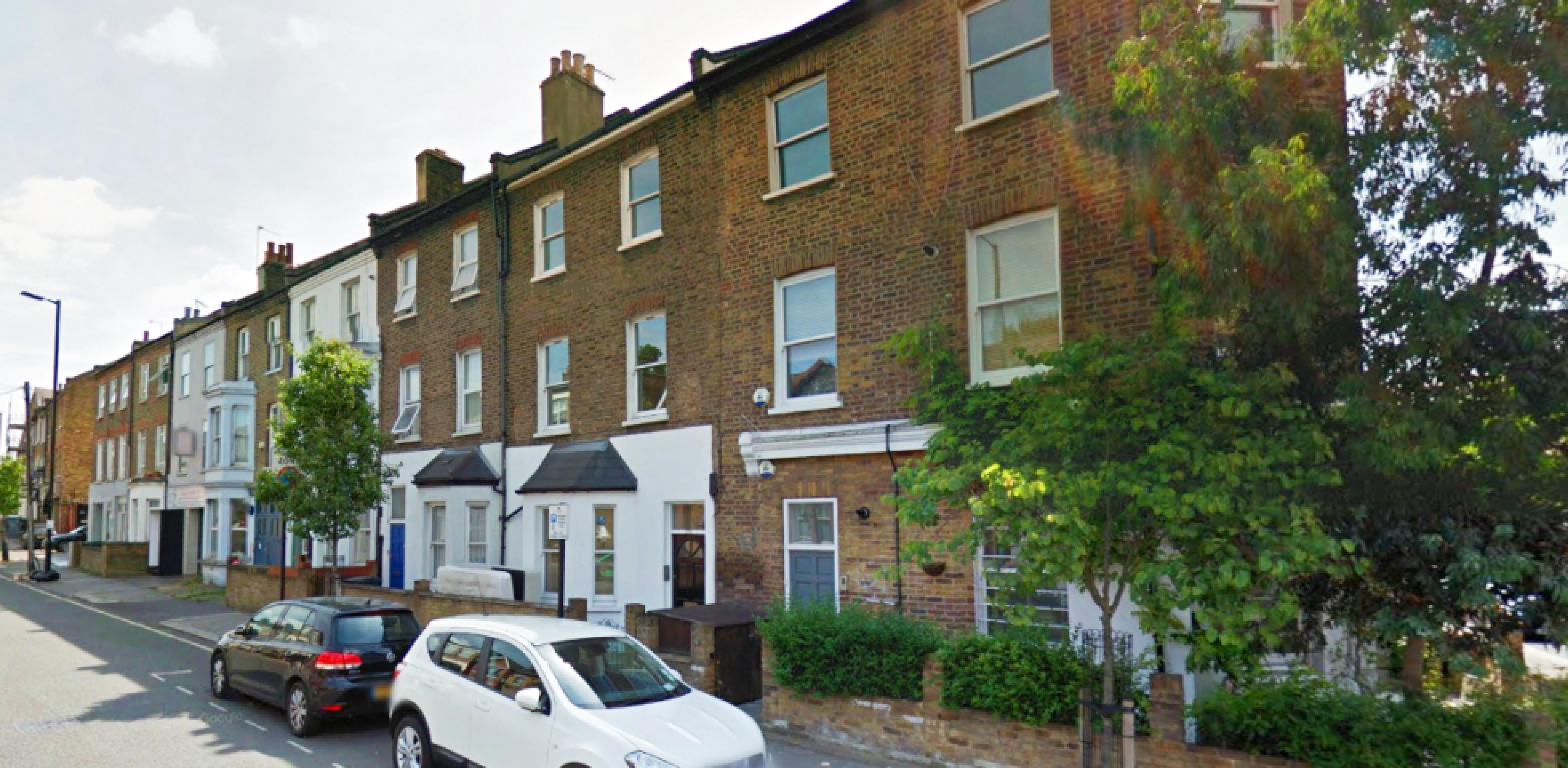 			PRIVATE ROOF TERRACE, 1 Bedroom, 1 bath, 1 reception Flat			 Kilburn Lane, QUEENS PARK W10